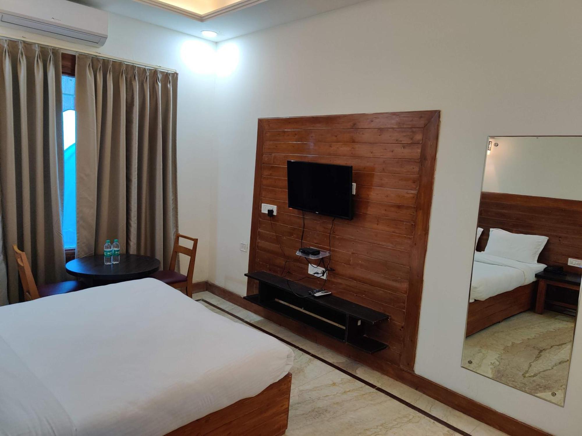 Orchha Club And Resort - Ocr Eksteriør billede