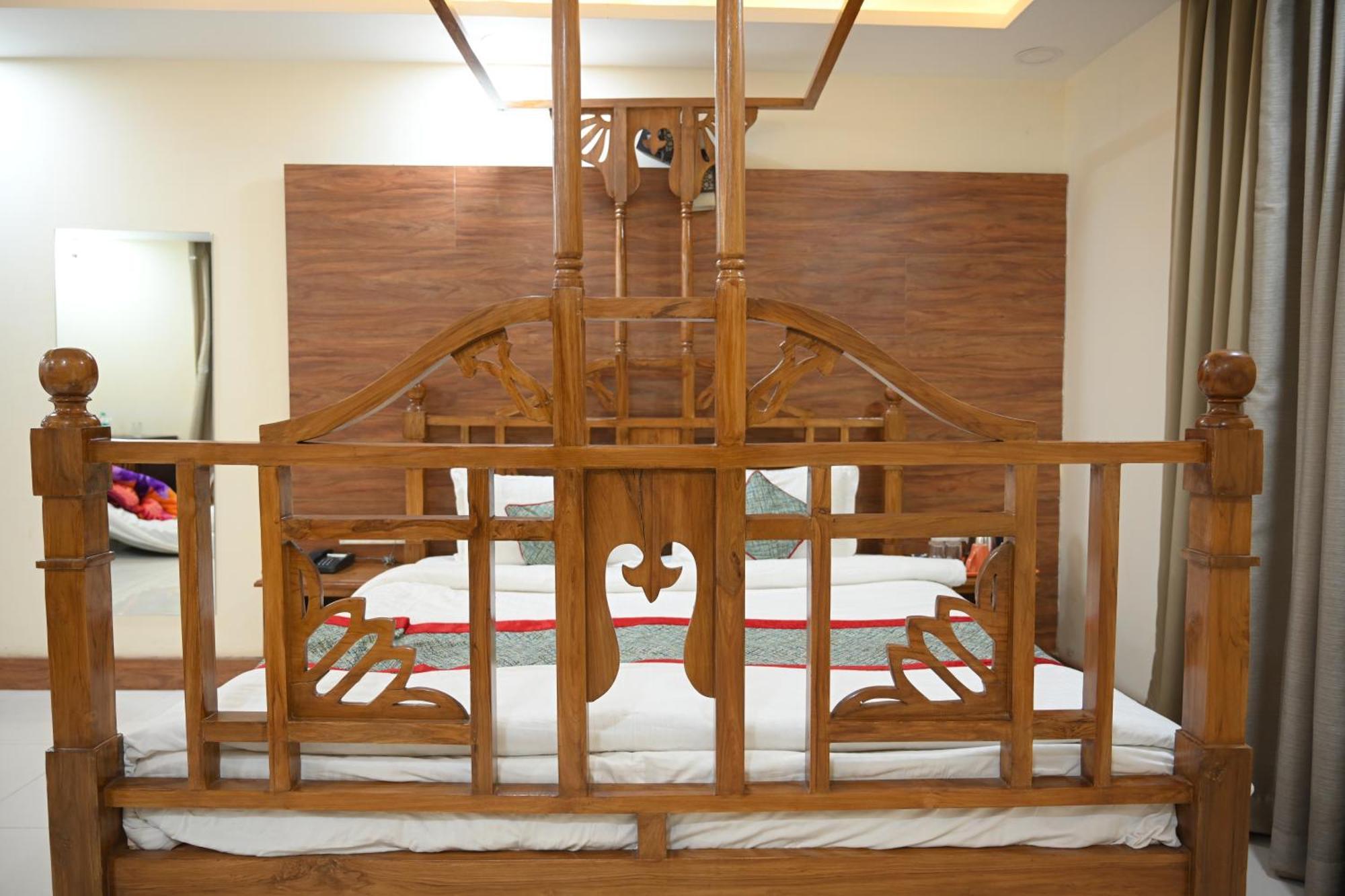 Orchha Club And Resort - Ocr Eksteriør billede