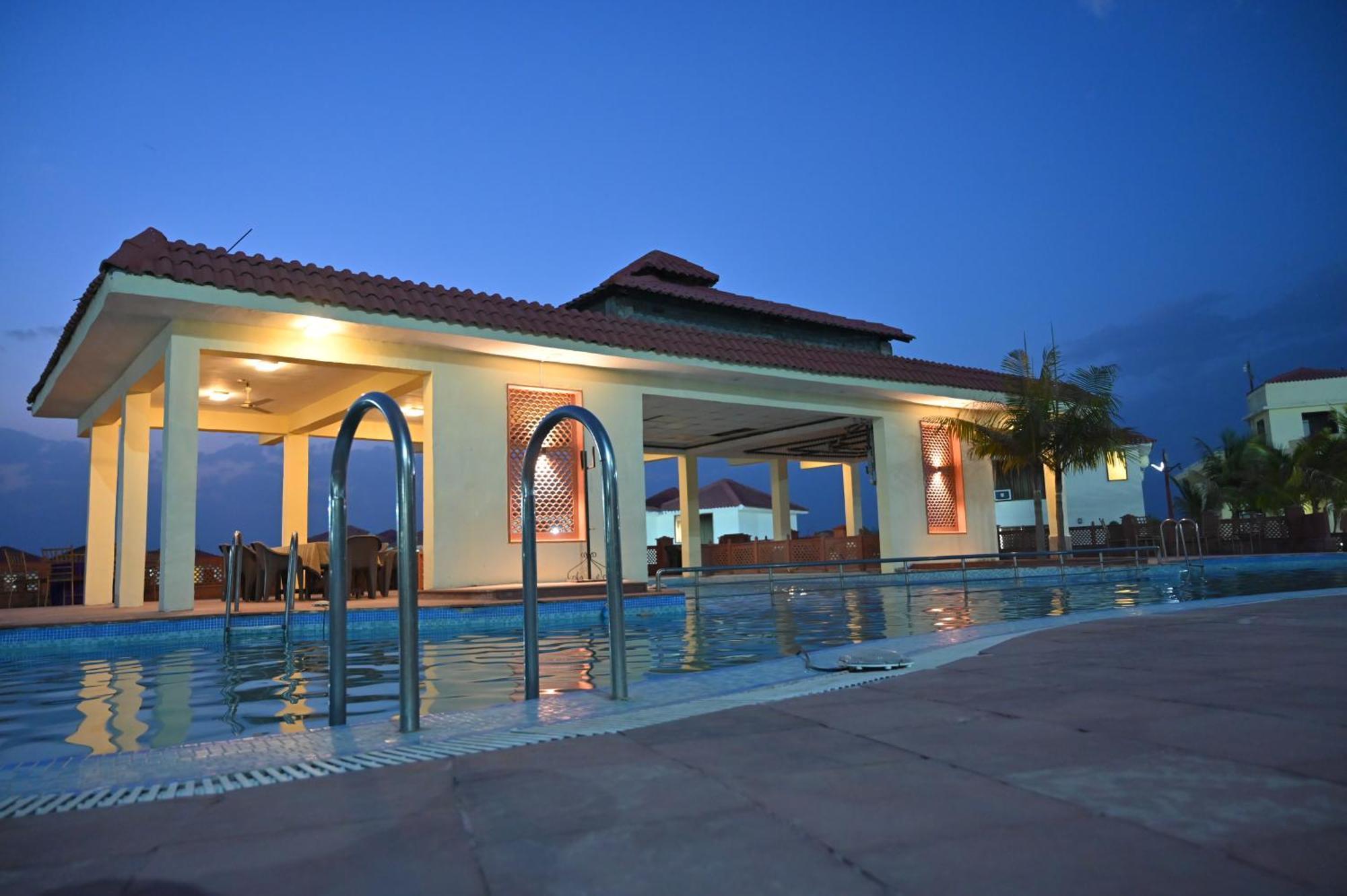 Orchha Club And Resort - Ocr Eksteriør billede
