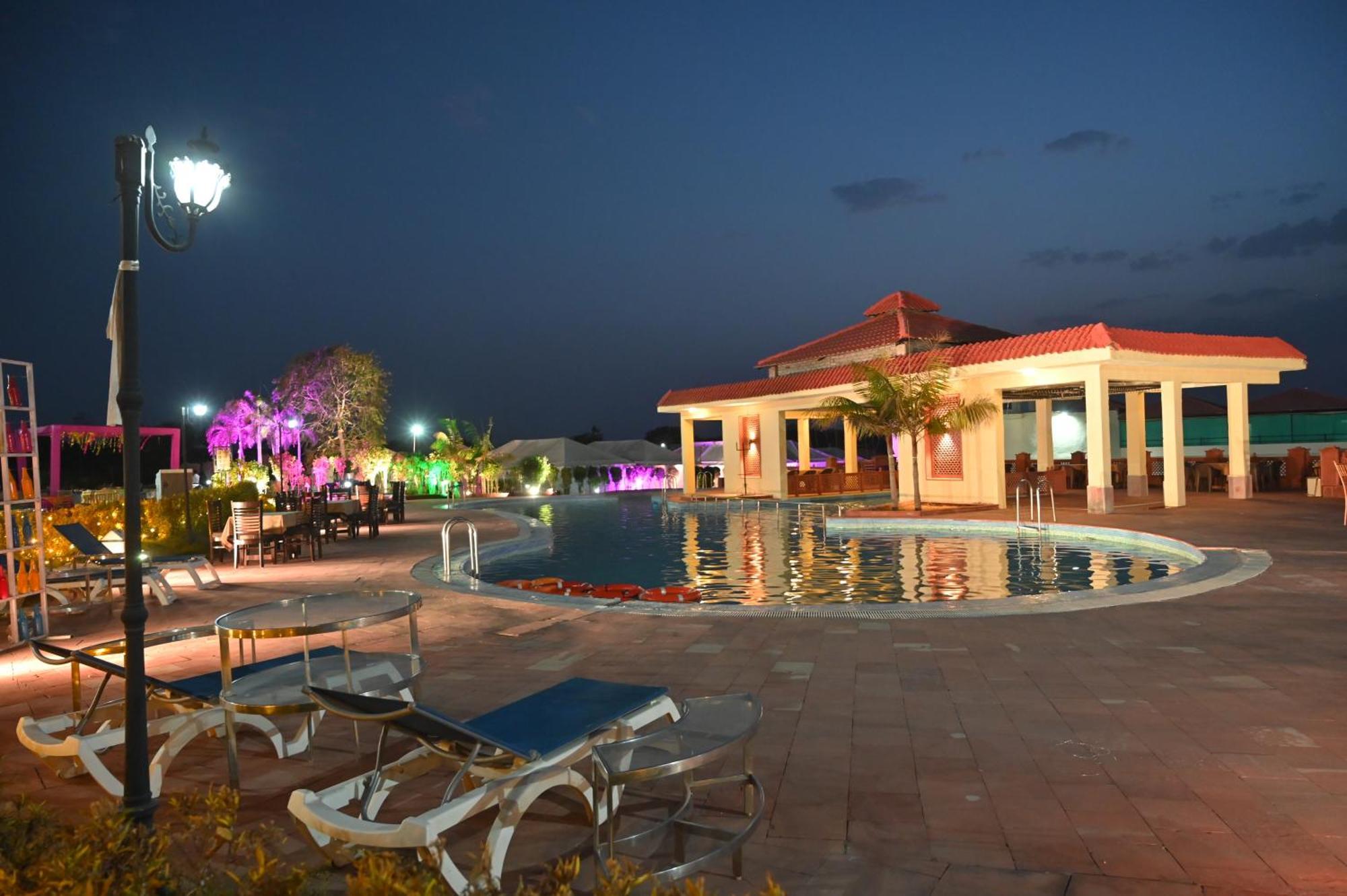 Orchha Club And Resort - Ocr Eksteriør billede