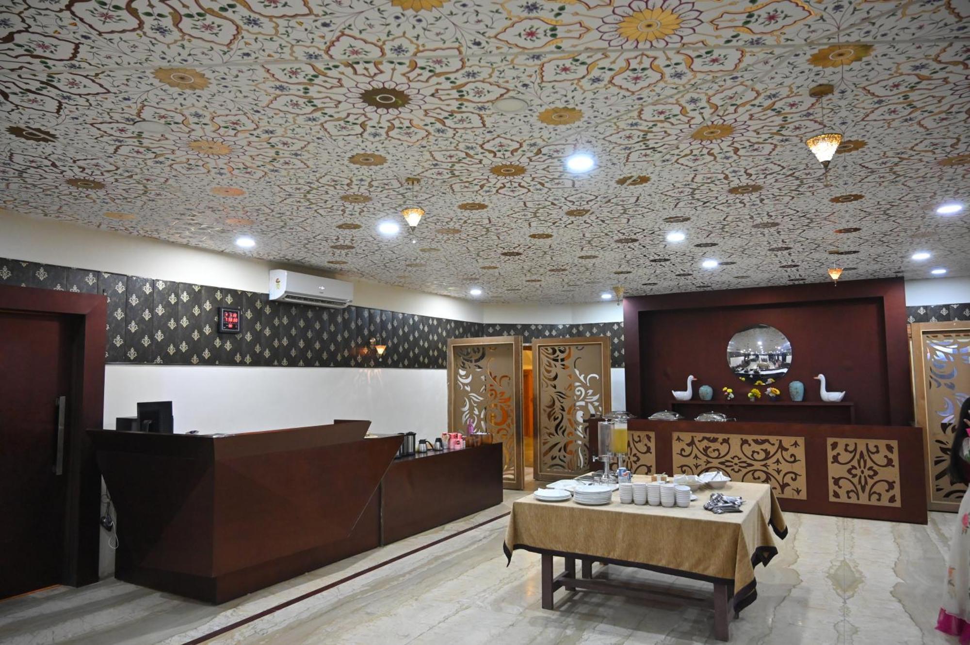 Orchha Club And Resort - Ocr Eksteriør billede
