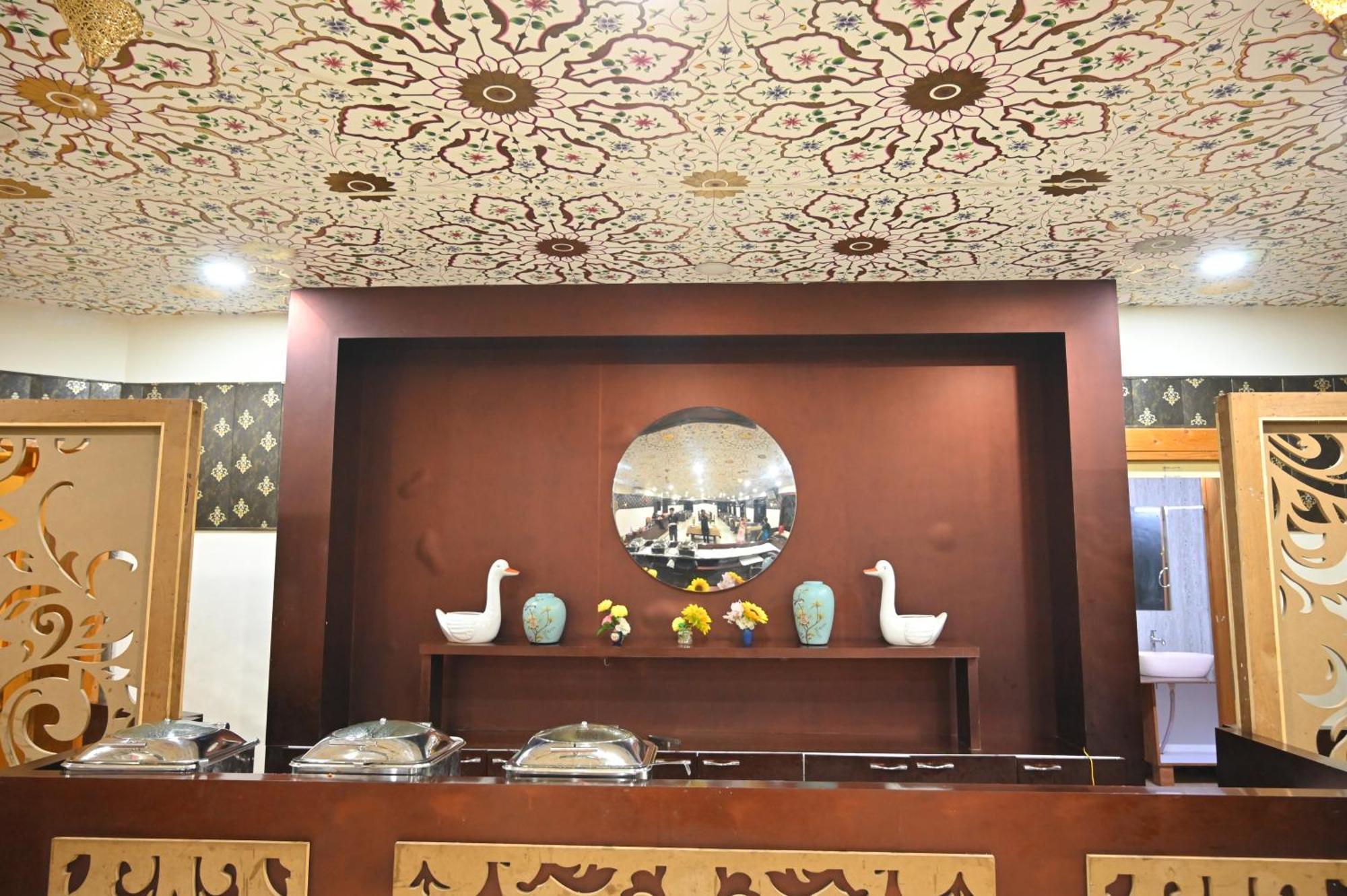 Orchha Club And Resort - Ocr Eksteriør billede