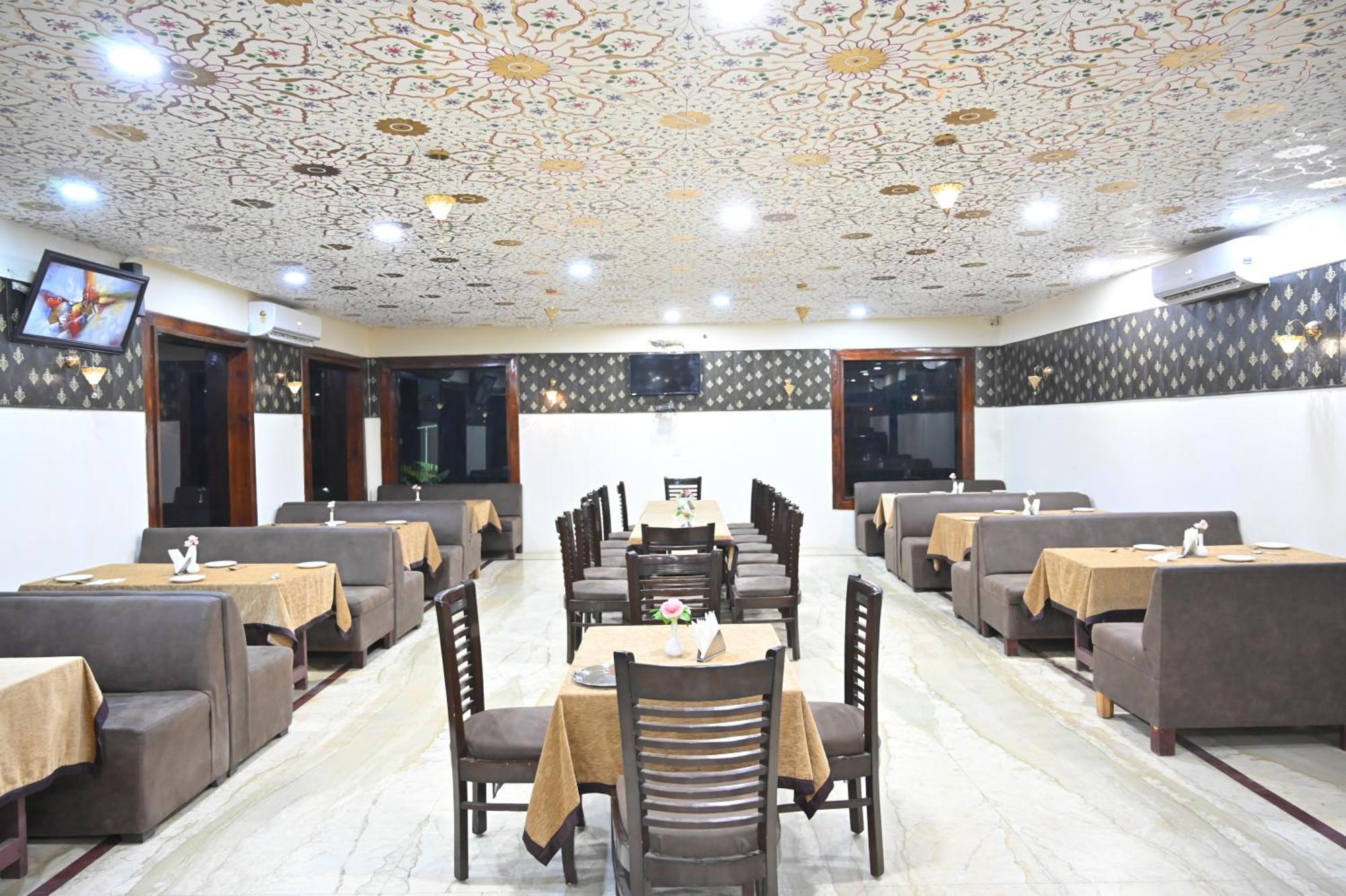 Orchha Club And Resort - Ocr Eksteriør billede