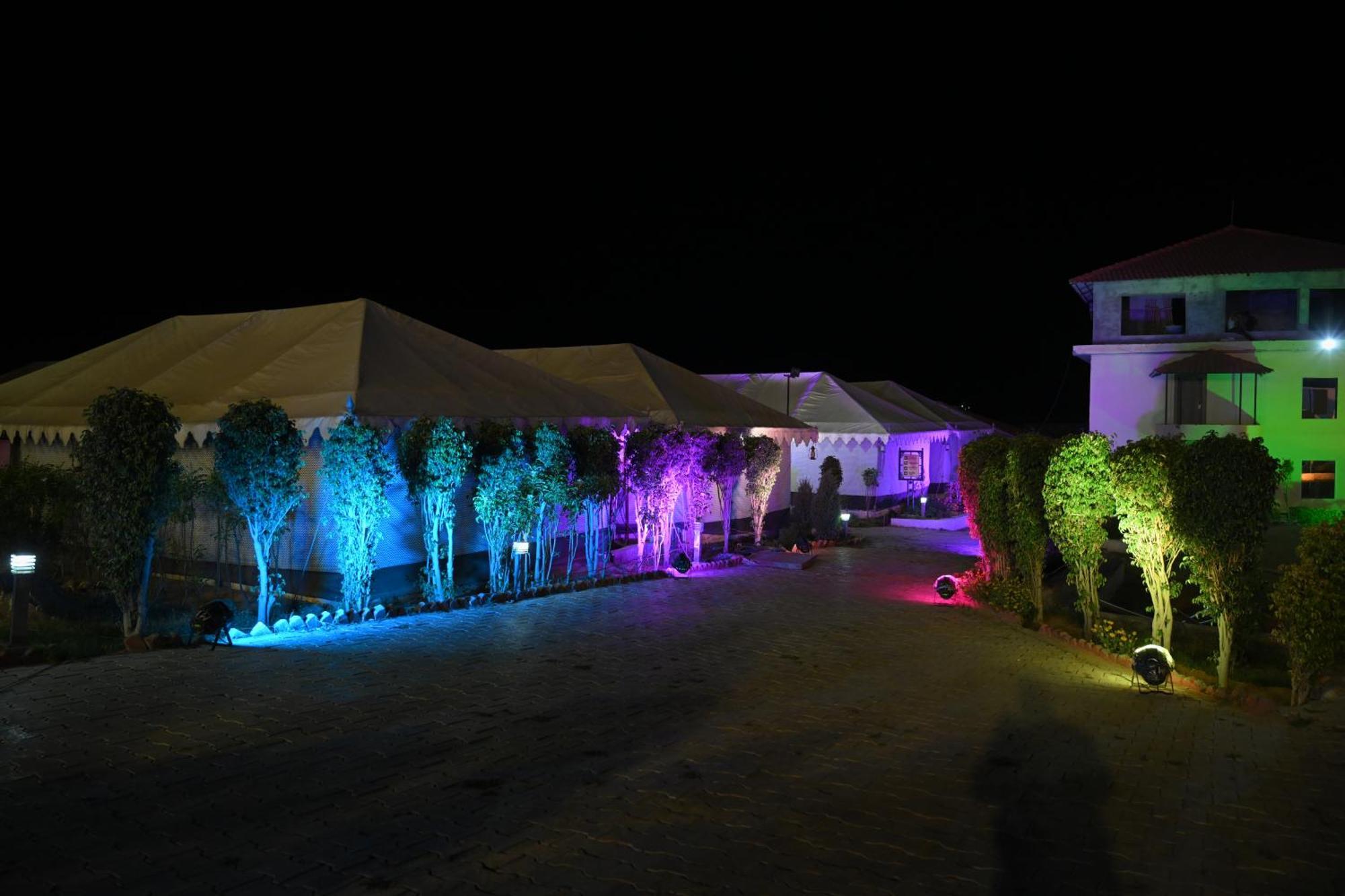 Orchha Club And Resort - Ocr Eksteriør billede