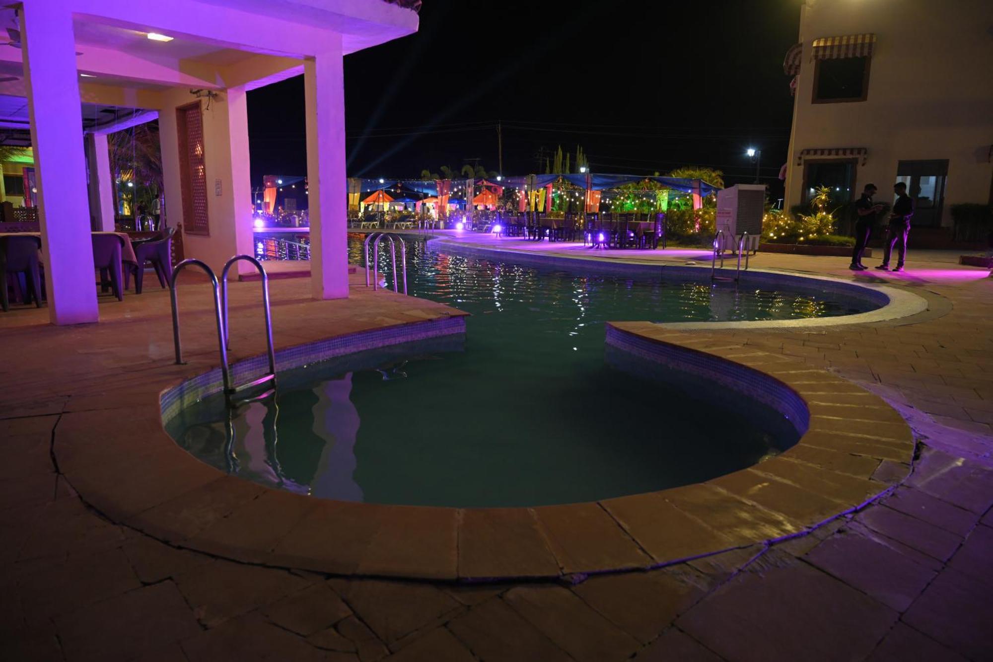 Orchha Club And Resort - Ocr Eksteriør billede