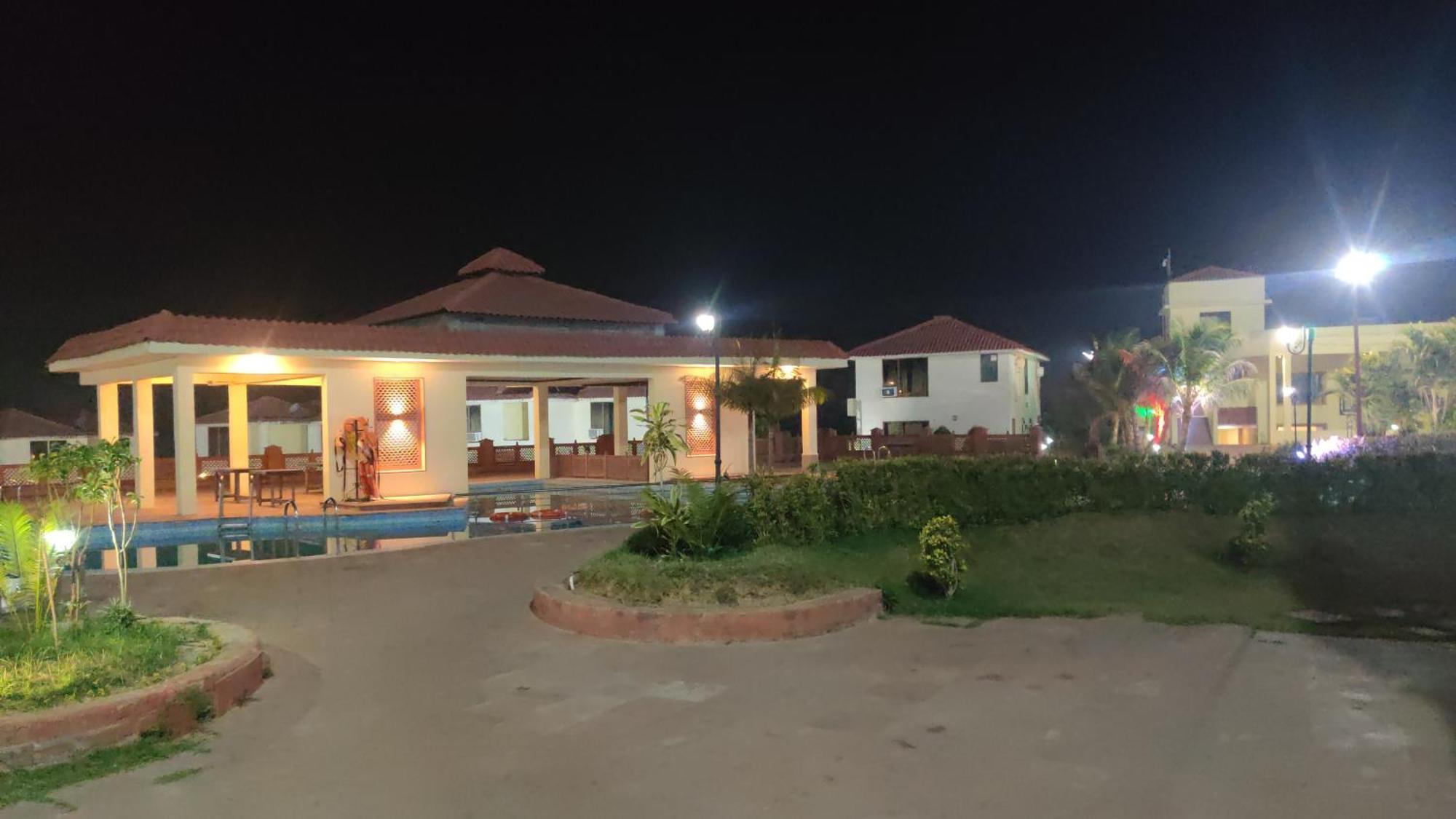 Orchha Club And Resort - Ocr Eksteriør billede