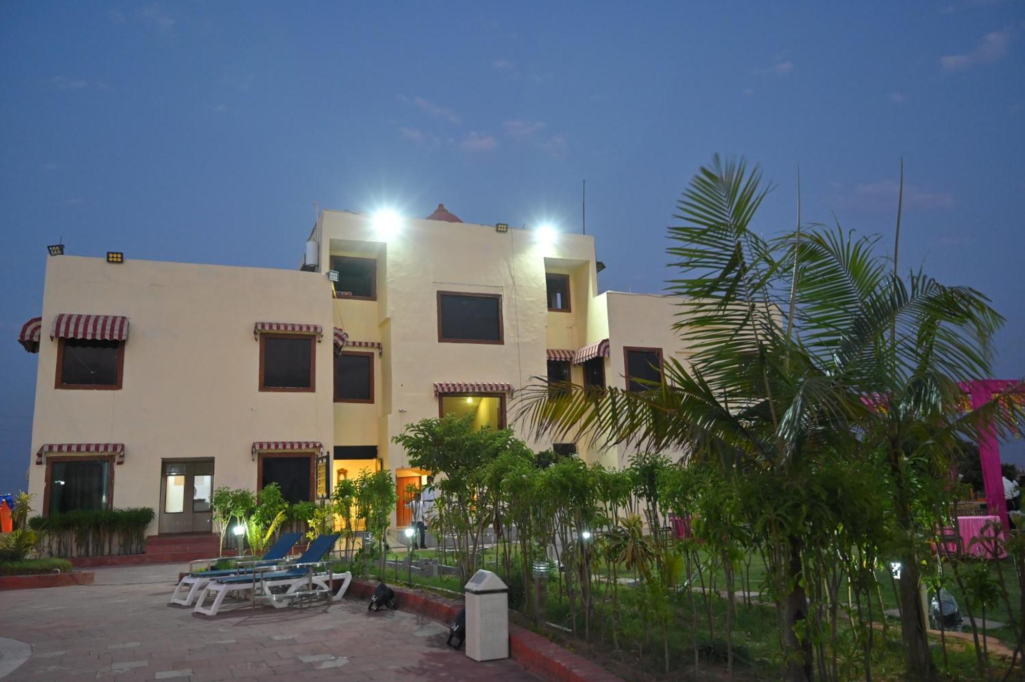 Orchha Club And Resort - Ocr Eksteriør billede