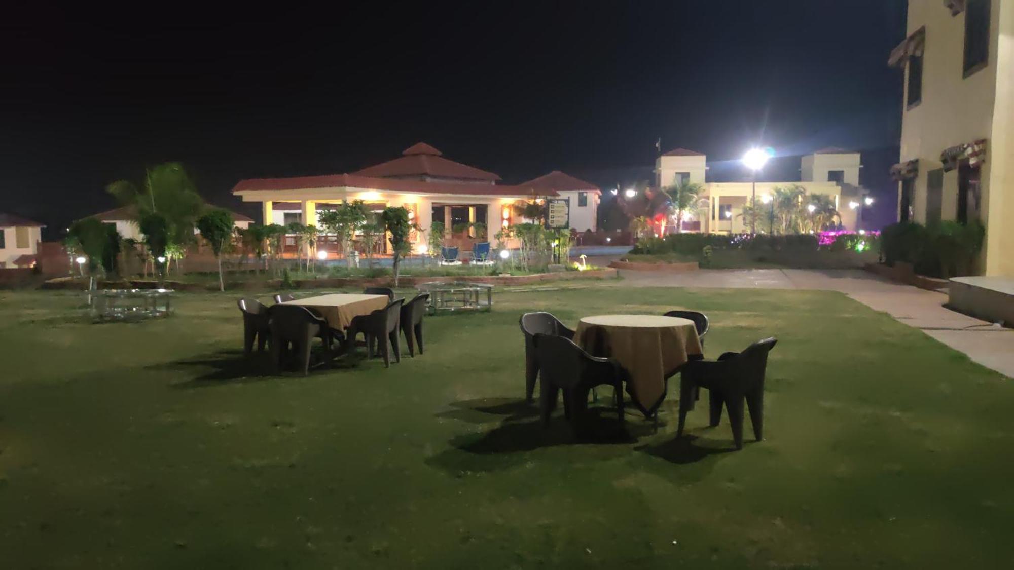 Orchha Club And Resort - Ocr Eksteriør billede