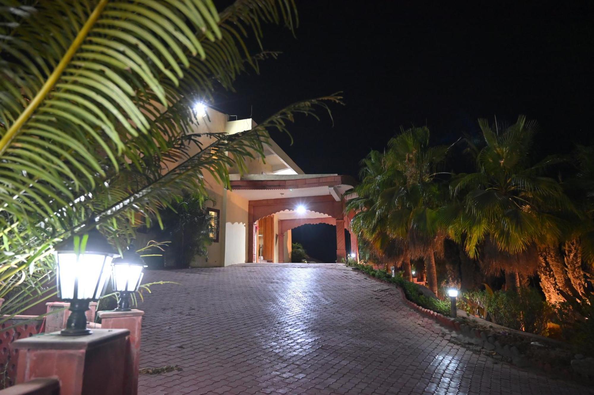 Orchha Club And Resort - Ocr Eksteriør billede